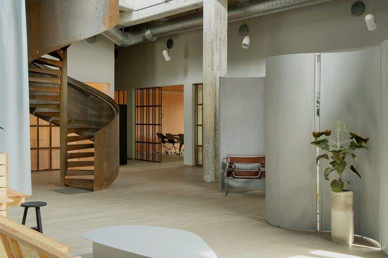 Refshaleøen Ejendomsselskab, Copenagen - Indretning, Bespoke flexible furniture